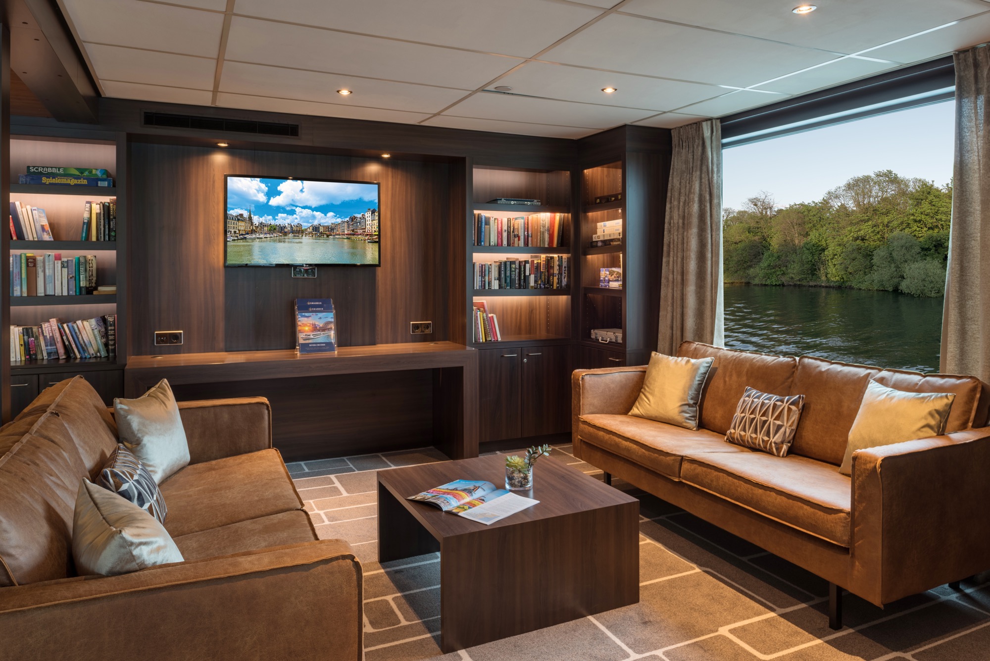 Amadeus River Cruises Amadeus Diamond Amadeus Club 2.jpg